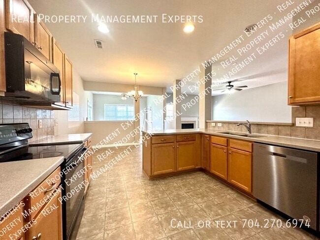 Foto del edificio - **MOVE IN SPECIAL!!**Ready to Move in 5 be...