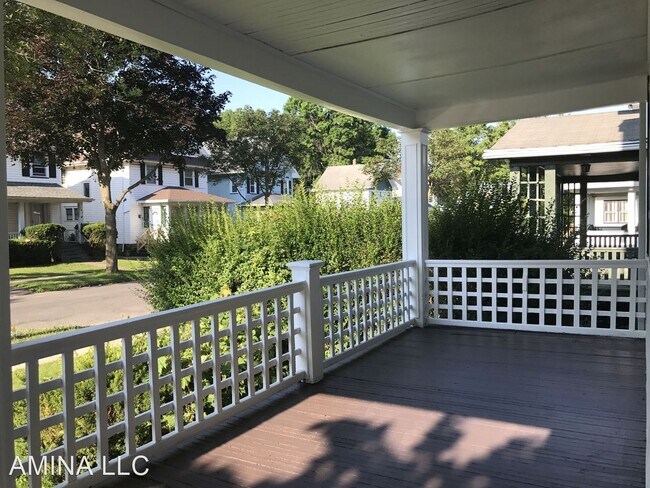 Building Photo - 3 br, 1 bath House - 138 Raeburn Ave