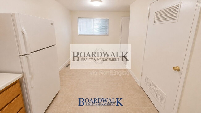 Building Photo - 4653 Harman Dr