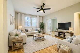 Building Photo - 11 W 44th St