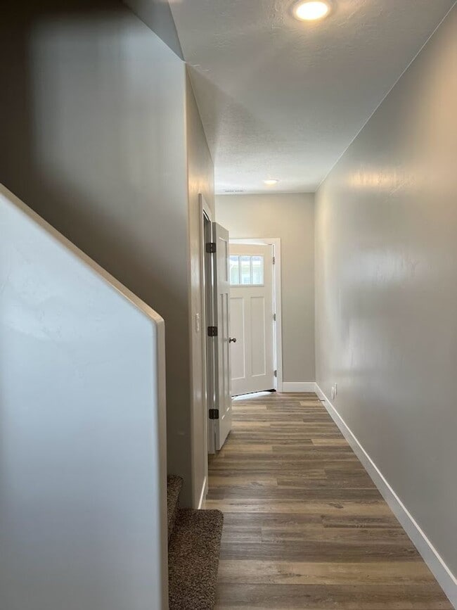 Building Photo - Cedar Reserves Town Home!