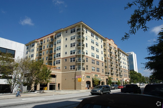 Foto del edificio - Decatur Renaissance Apartments