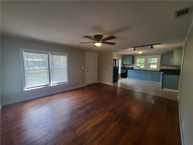 Foto del edificio - 5430 Greenleaf Rd
