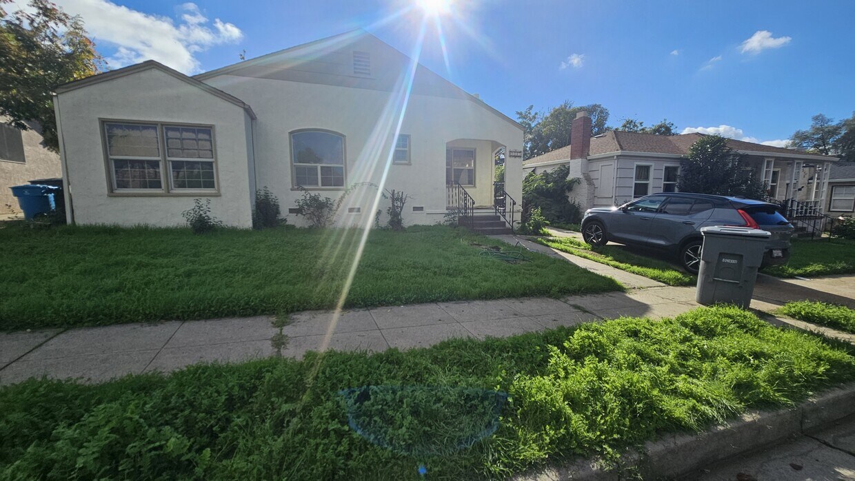 Foto principal - 2545 Nevada Ave