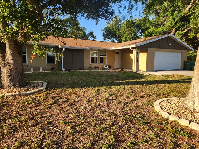 Foto del edificio - 21344 Wardell Ave