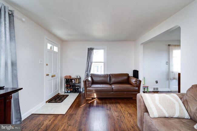 Foto del edificio - 117 E Broad St