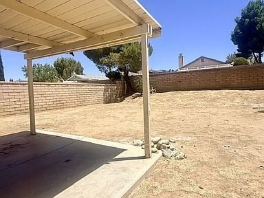 Building Photo - 2860 Juniper Dr
