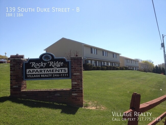 Foto del edificio - 139 S Duke St