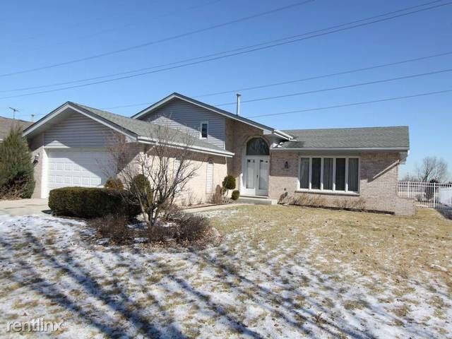 Foto principal - 17389 Highwood Dr
