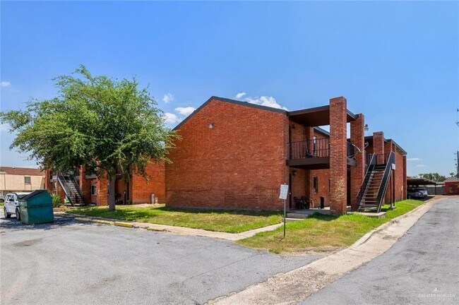 Building Photo - 709 Toronto Ave
