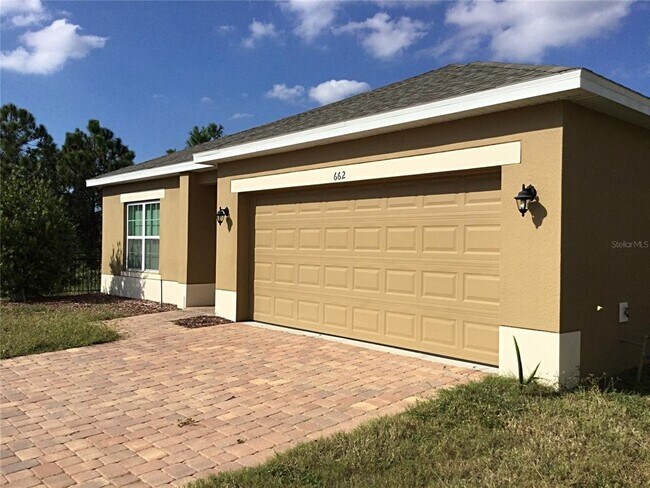 Building Photo - 662 Vitoria Rd