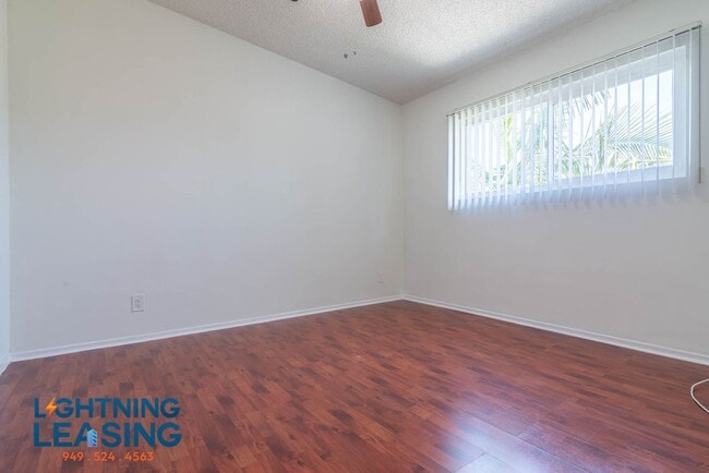 Building Photo - 1321 N Harvard Blvd