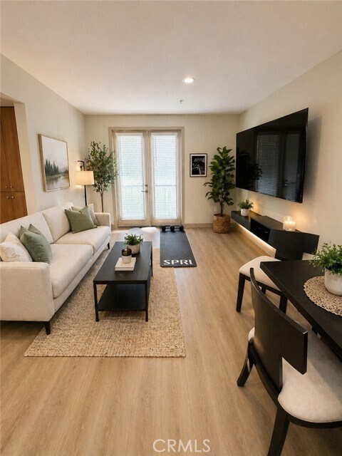 Foto del edificio - 203 N San Dimas Canyon Rd