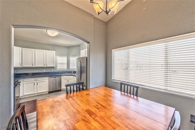 Foto del edificio - 7450 S Eastern Ave