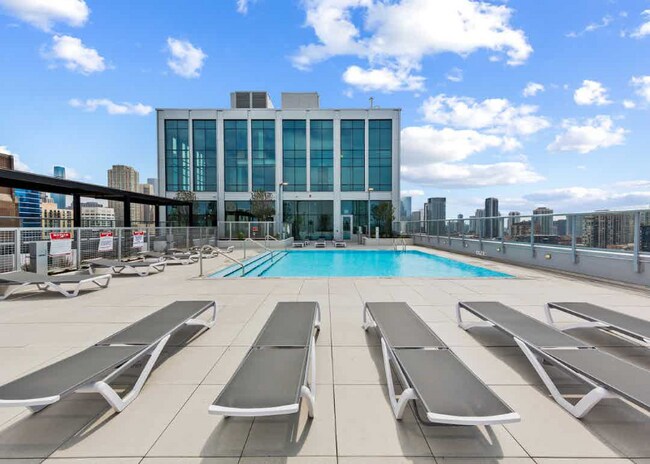 Foto del edificio - 814 N Wells St