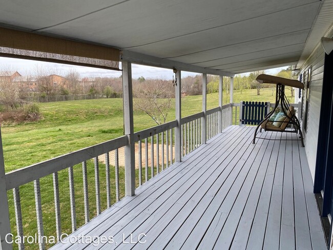 Foto del edificio - 3 br, 2 bath House - 512 Howard Gap Rd