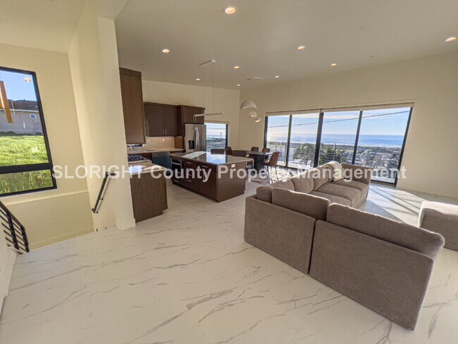 Foto del edificio - AVAILABLE NOW - Executive Luxury Ocean-View Home in Prime Morro Bay Location - 3 Bed / 3 Bath