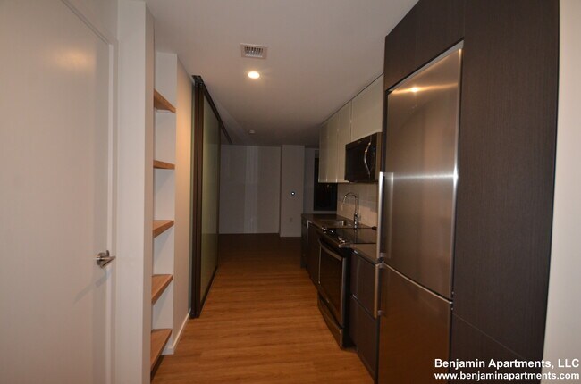 Building Photo - 340 Harrison Ave