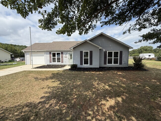 Building Photo - 1551 Ready Section Rd