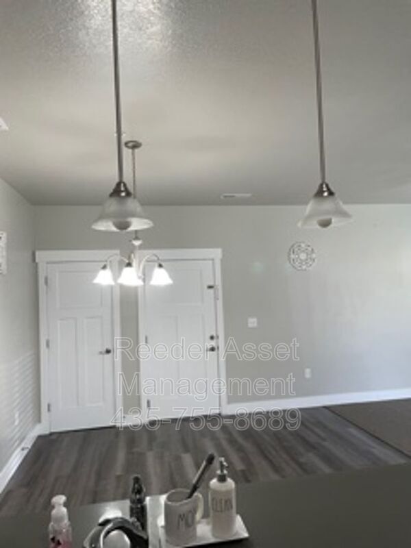 Building Photo - 4243 McKellen Dr