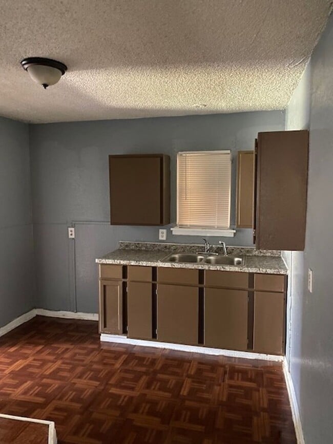 Building Photo - 3603 Reese Dr