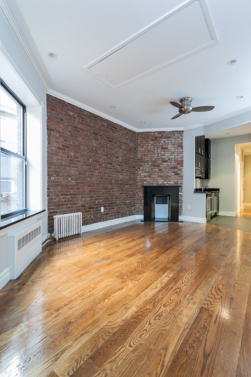 Foto principal - 309 W 97th St