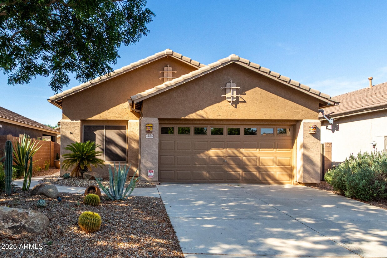 Primary Photo - 44087 Granite Dr