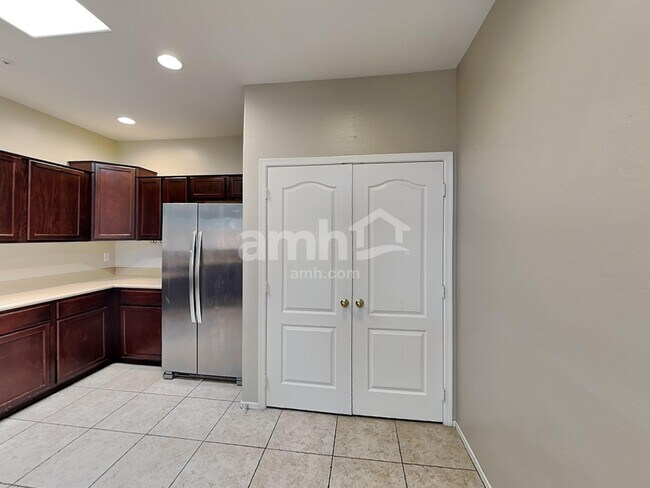 Foto del edificio - 8940 W Olive Ave