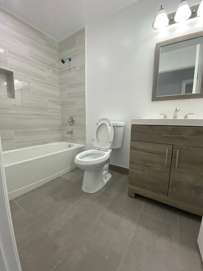 Foto del edificio - 121 N. Lake