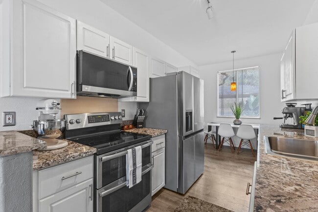 Building Photo - Mililani Living – Upgraded 2-Bed, 2-Bath Condo with High Ceilings