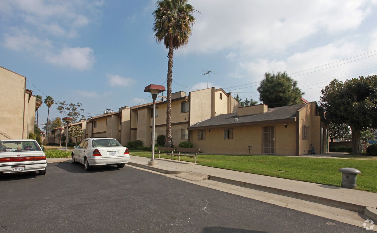 Foto del edificio - Cunningham Village