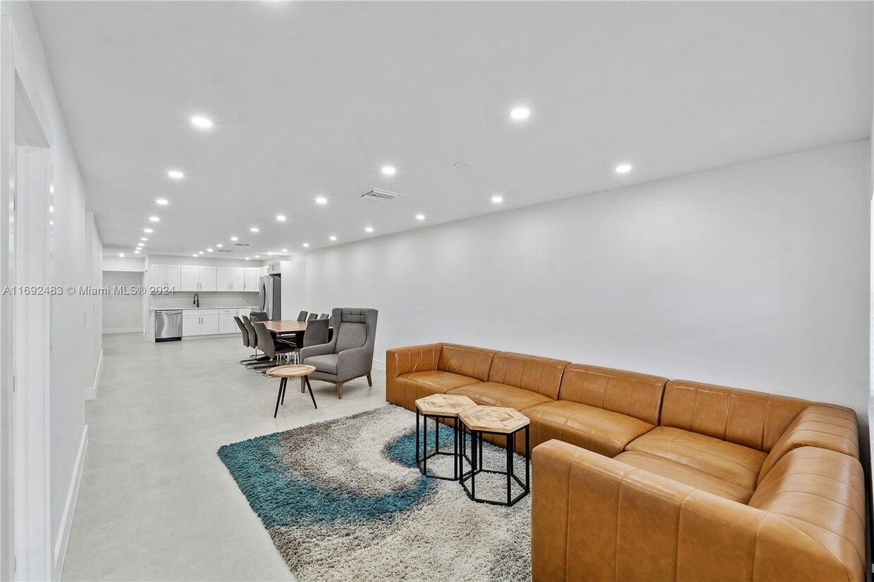 Foto principal - 3657 Stirling Rd