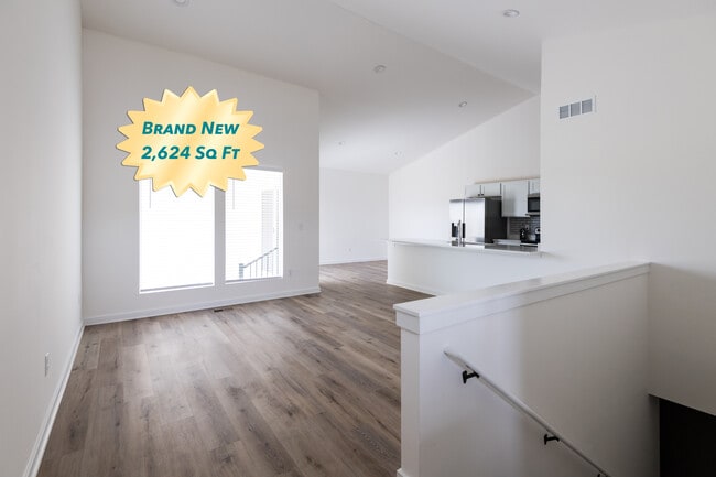 Building Photo - 5347 Pinecrest Ct N