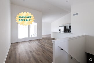 Building Photo - 5347 Pinecrest Ct N