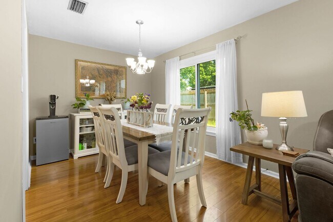 Foto del edificio - 3 Bed 2 Bath for Rent in Virginia Beach