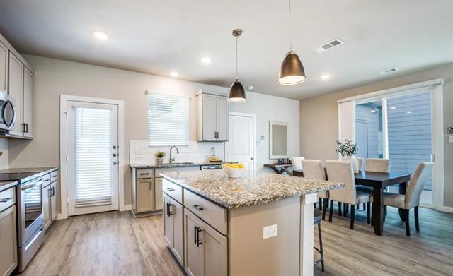 Building Photo - 1608 Canvas Wy