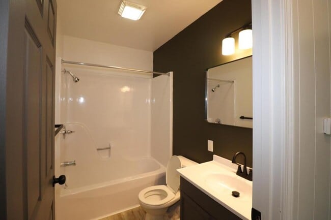 Foto del edificio - 118 Fairway Ave