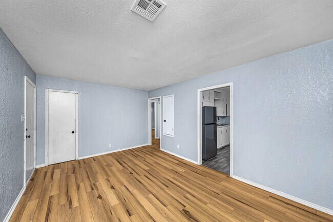 Building Photo - 2218 NW Pollard Ave