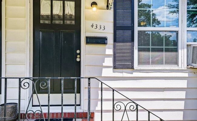 Foto del edificio - 4333 Melrose Ave