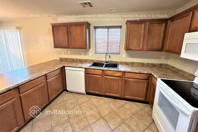 Building Photo - 6707 W Desert Ln