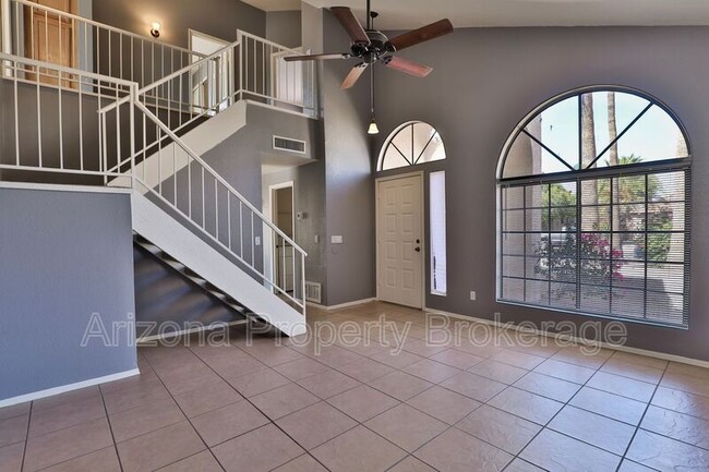 Photo - 1653 E Cindy St House