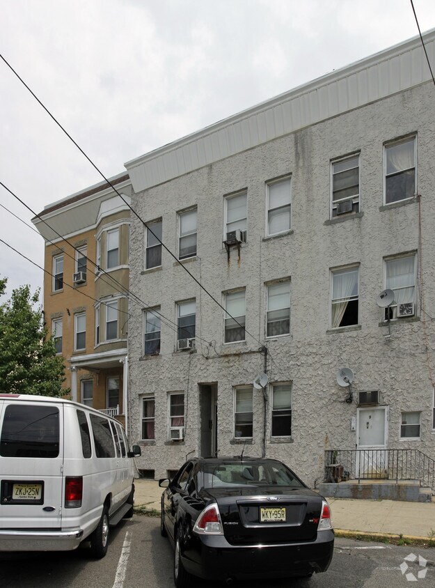 Foto del edificio - 89 E 25th St