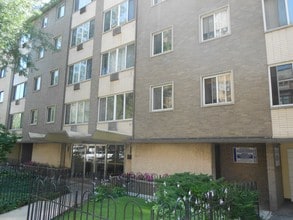 Building Photo - 539 W Stratford Pl