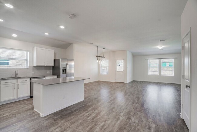 Building Photo - 3200 Windy Vane Dr