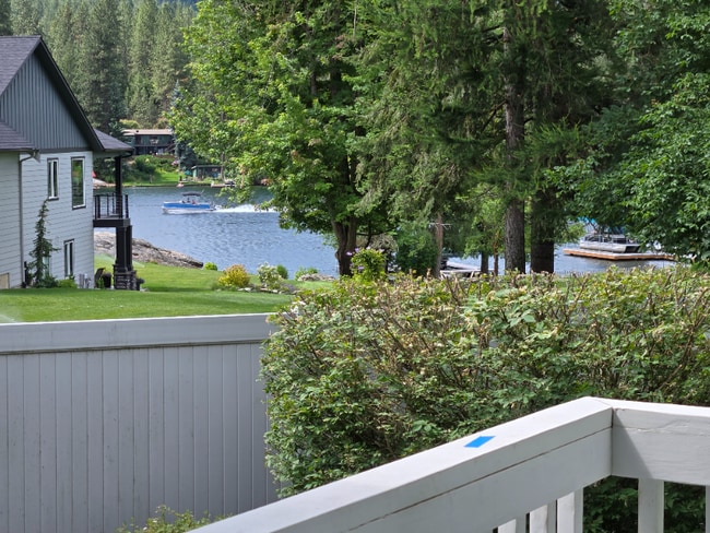 Building Photo - 404 S Chinook Cir