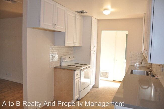 Building Photo - 3 br, 1.5 bath House - 1565 Willowbrook Drive