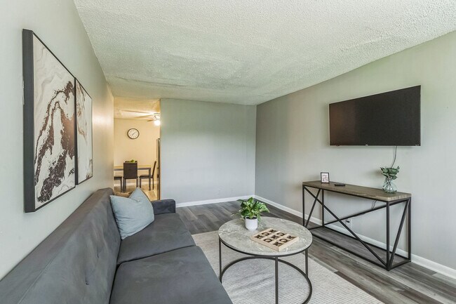 Foto del edificio - 914 Winthorne Dr