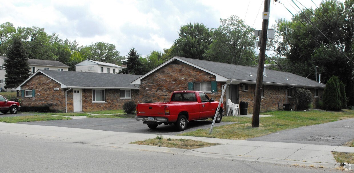 Building Photo - 2 Beckford Dr