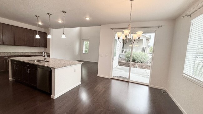 Building Photo - Stunning 3 Bedroom Townhome in Monument