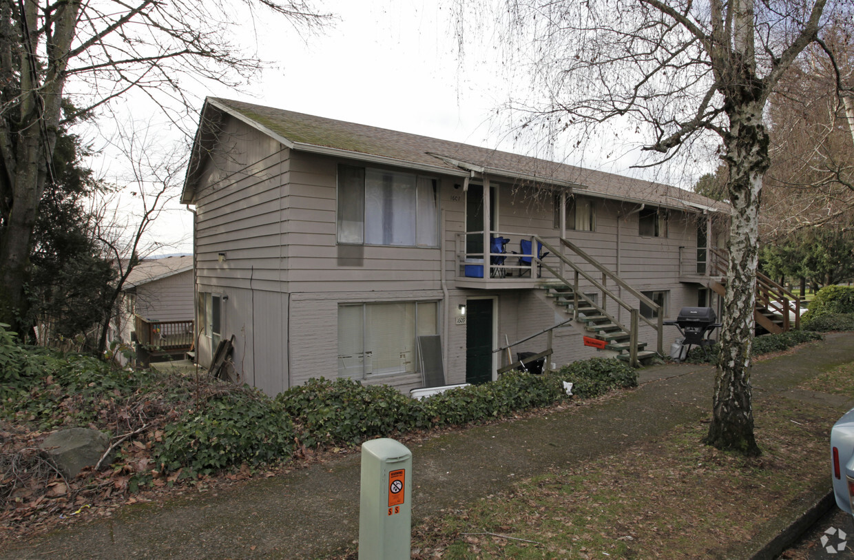 Building Photo - Historical East Reserve